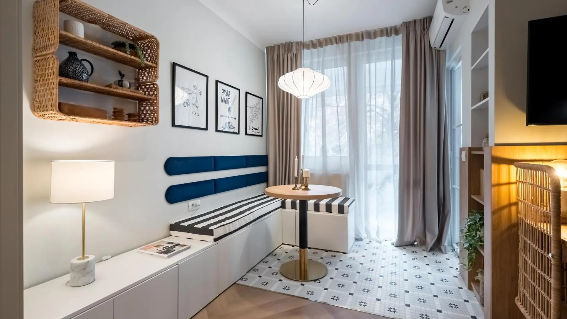 Ariel Studio Dristor Bucharest 0*,  Romania